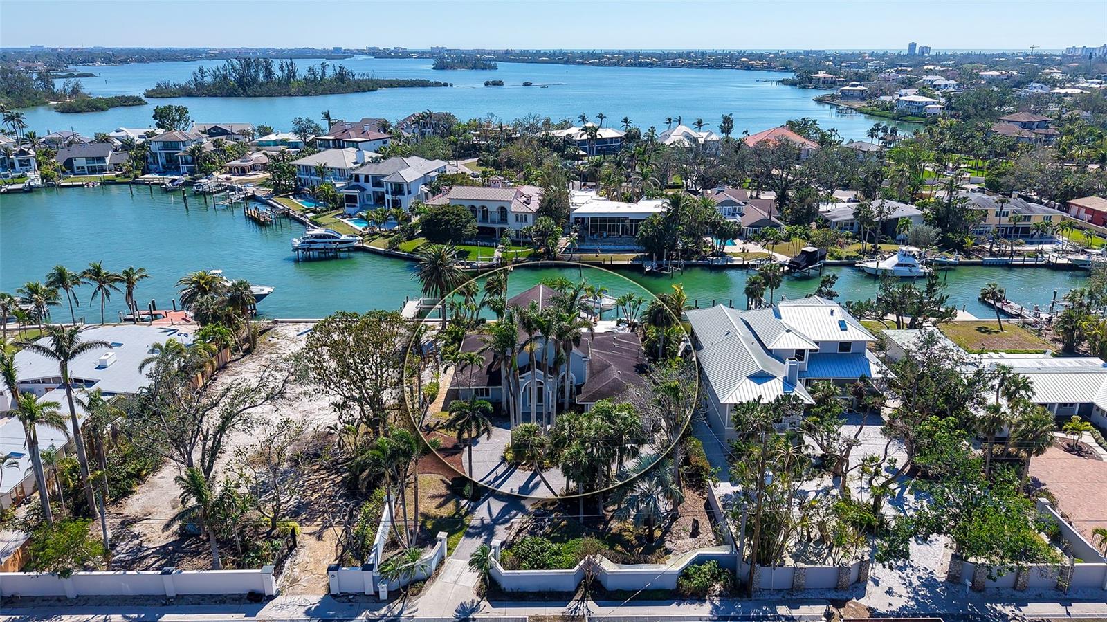 732 Siesta Dr