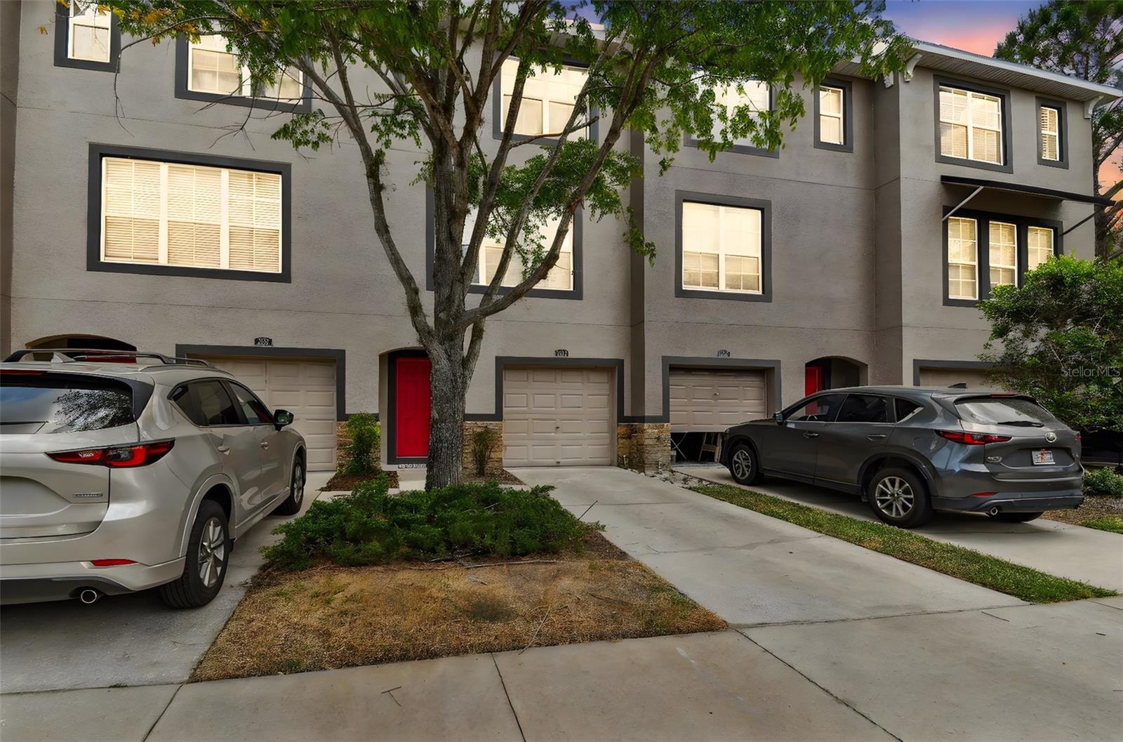 2547 Lexington Oak Dr