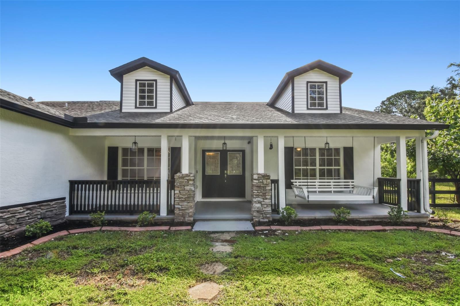2513 N Valrico Rd