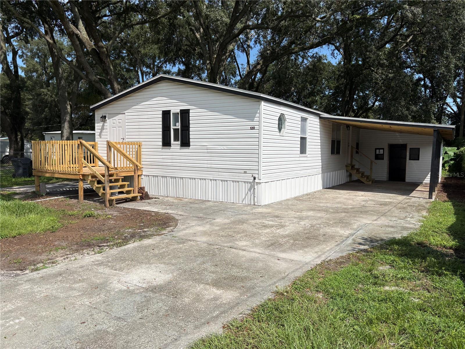 120 Clearwater CT