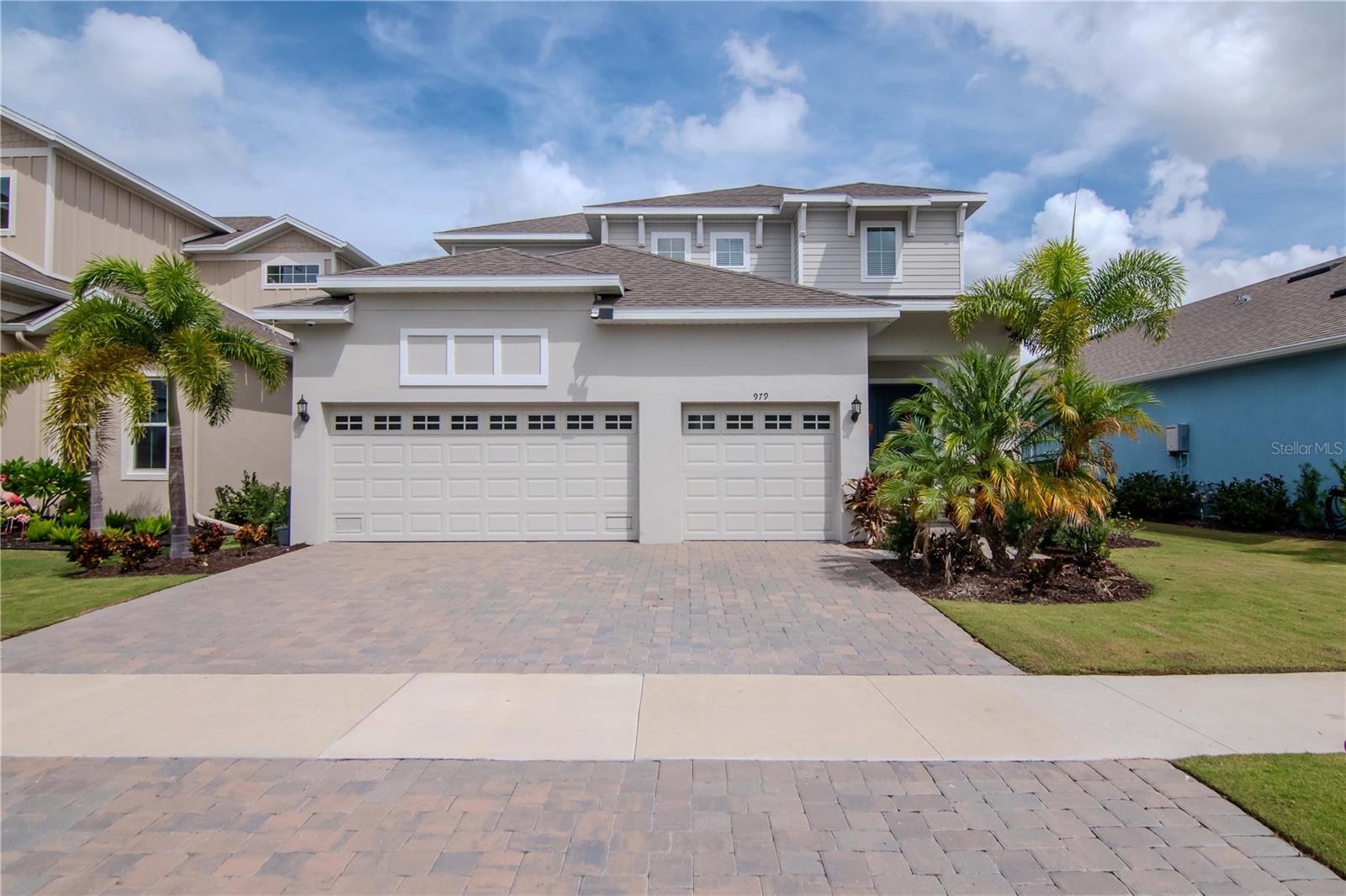 979 Signet Dr