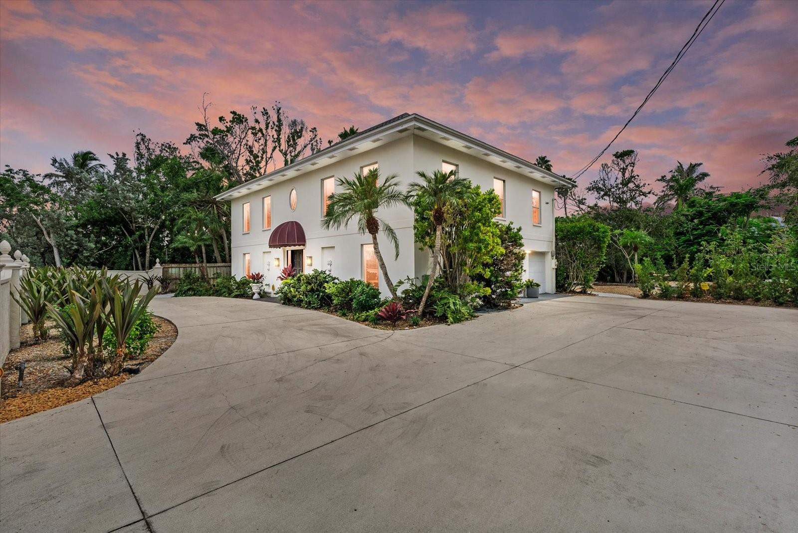854 Norsota Way