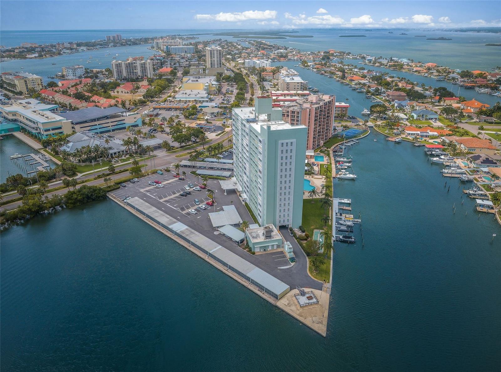 31 Island Way #605