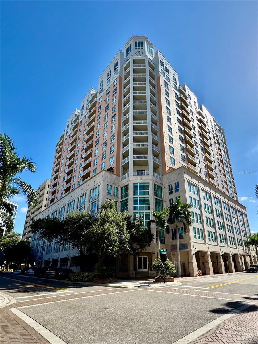 1350 Main St #1501