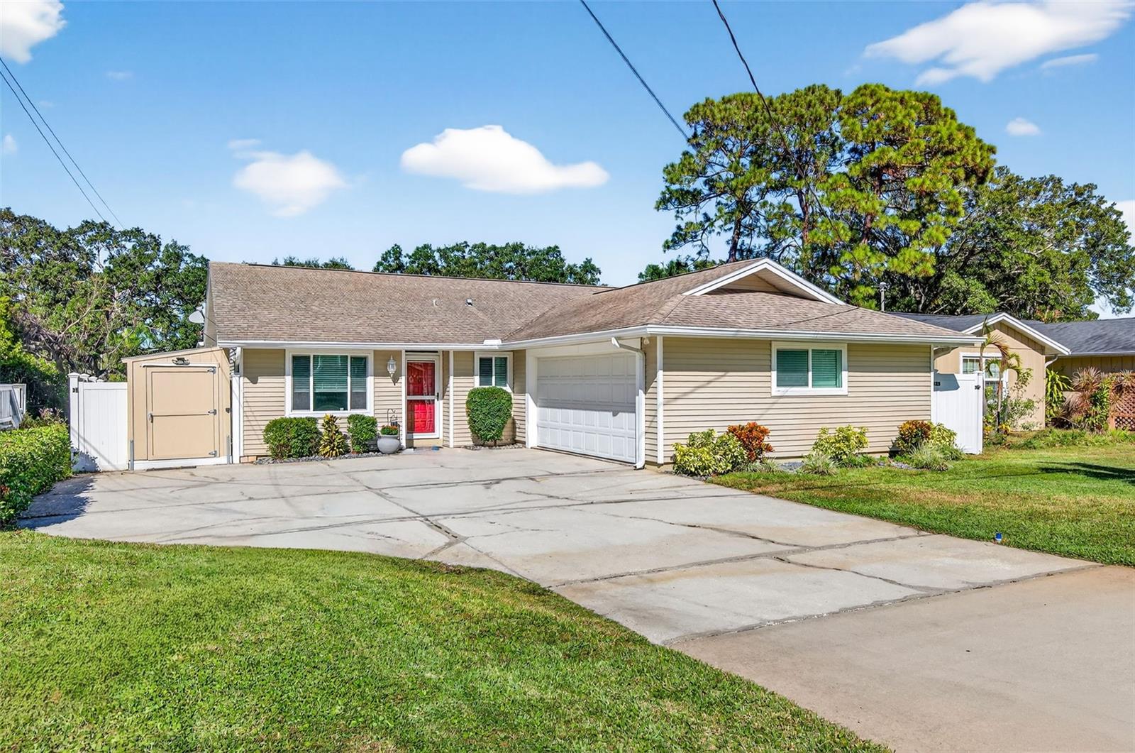 2366 Pembrook Dr