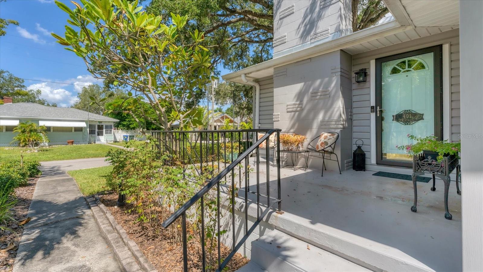 401 28th St W