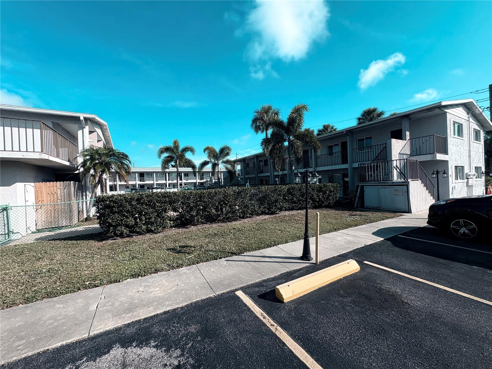 3101 Bee Ridge Rd #208