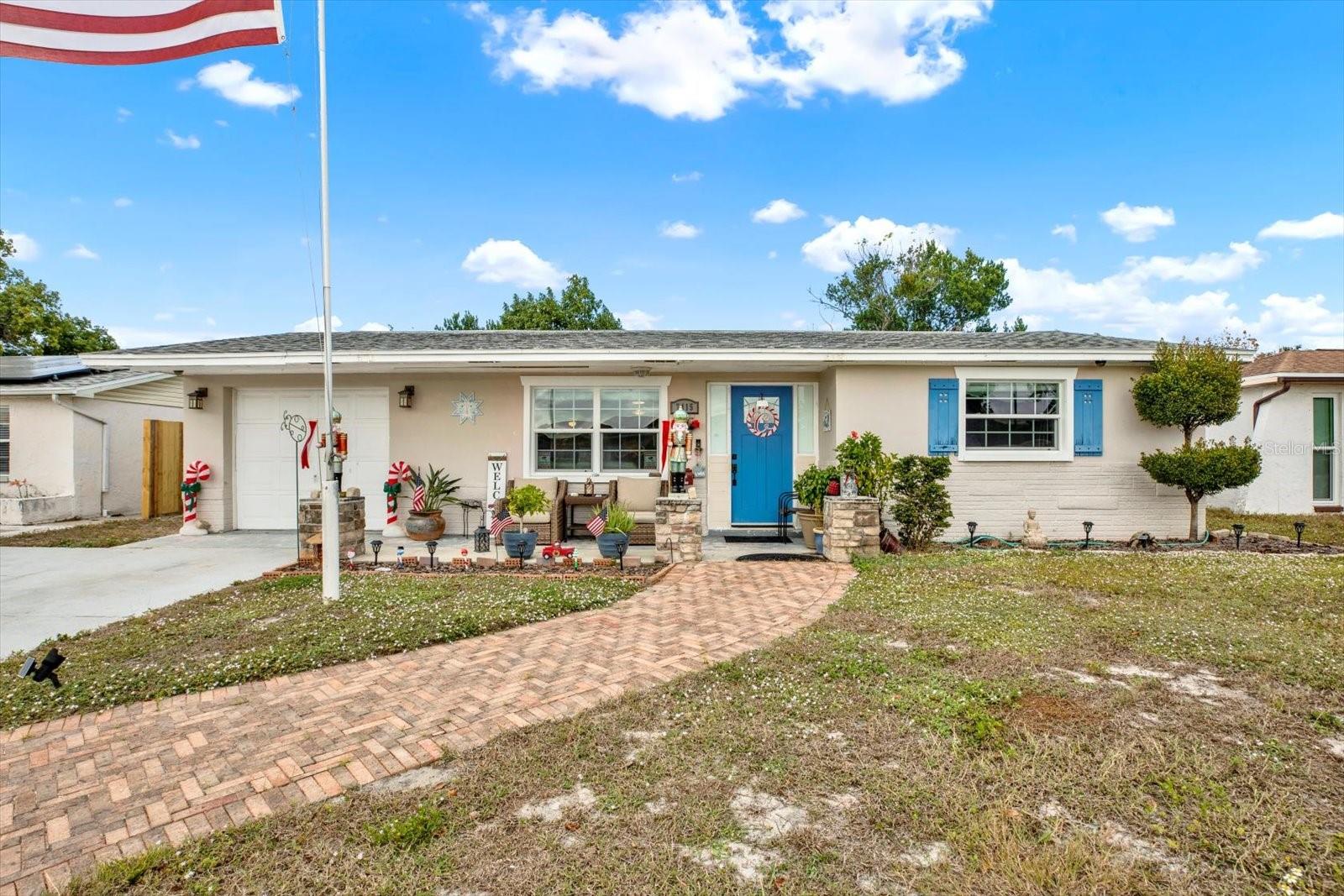 7415 Mayfield Dr