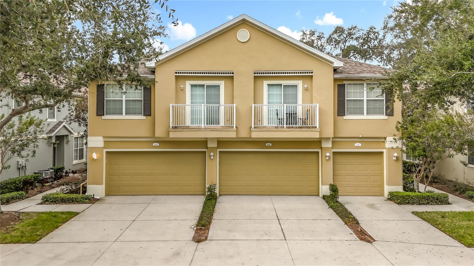 6811 Breezy Palm Dr