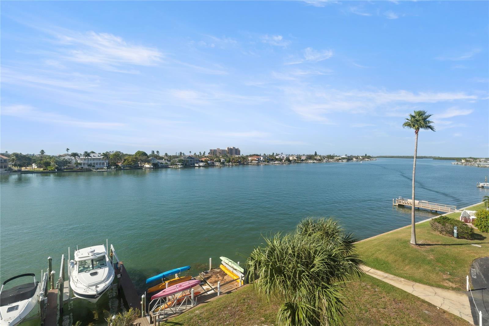 736 Island Way #406