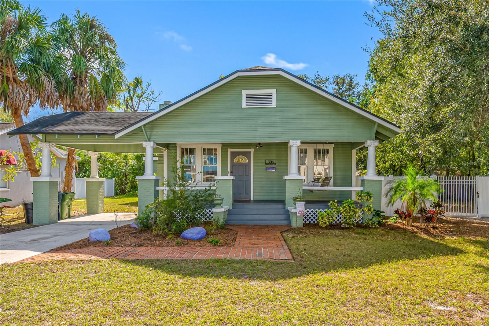 304 W Henry Ave