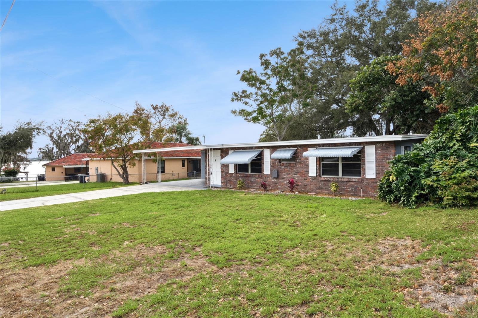 106 Lantern Ln