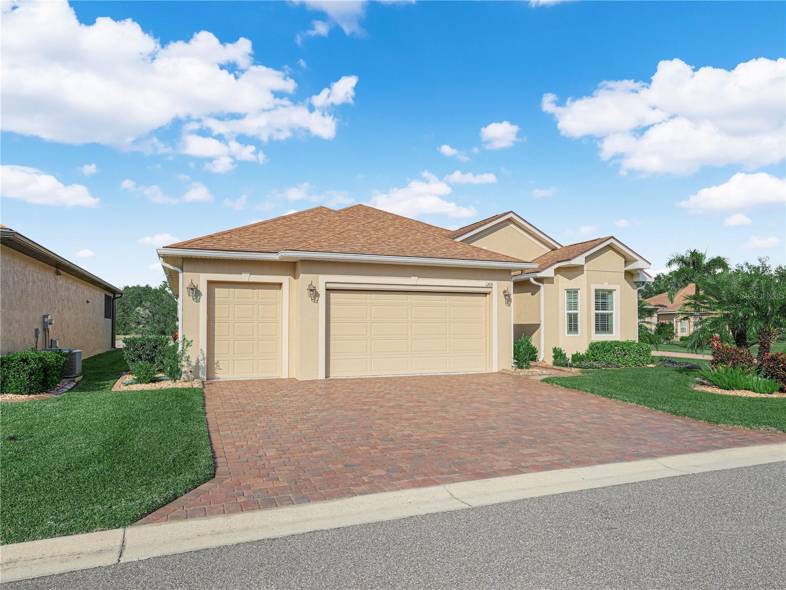 1209 Sawgrass Dr