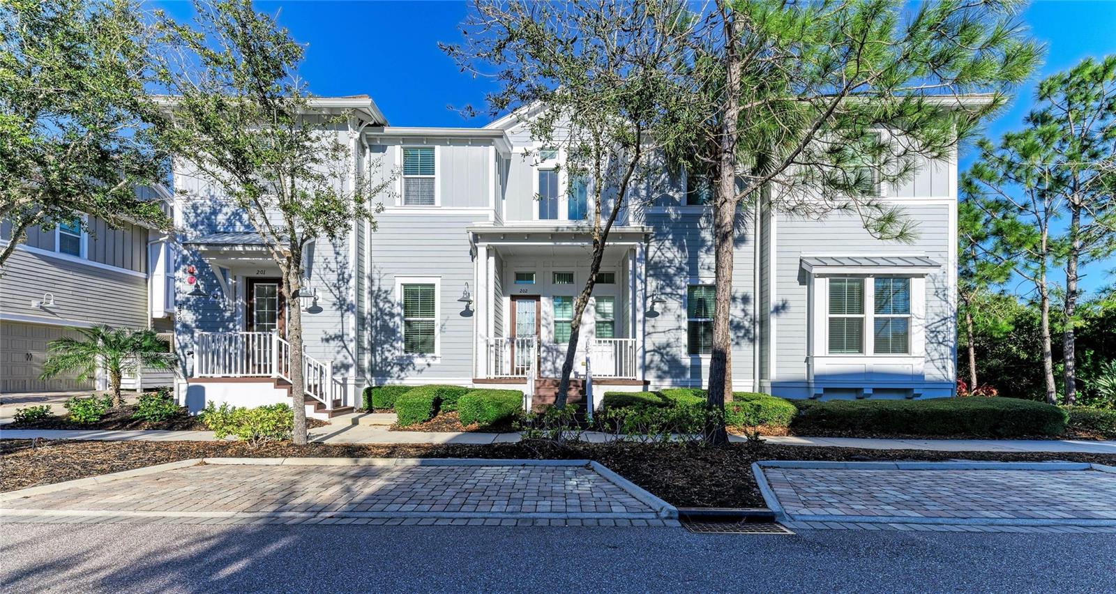 339 Sapphire Lake Dr #201