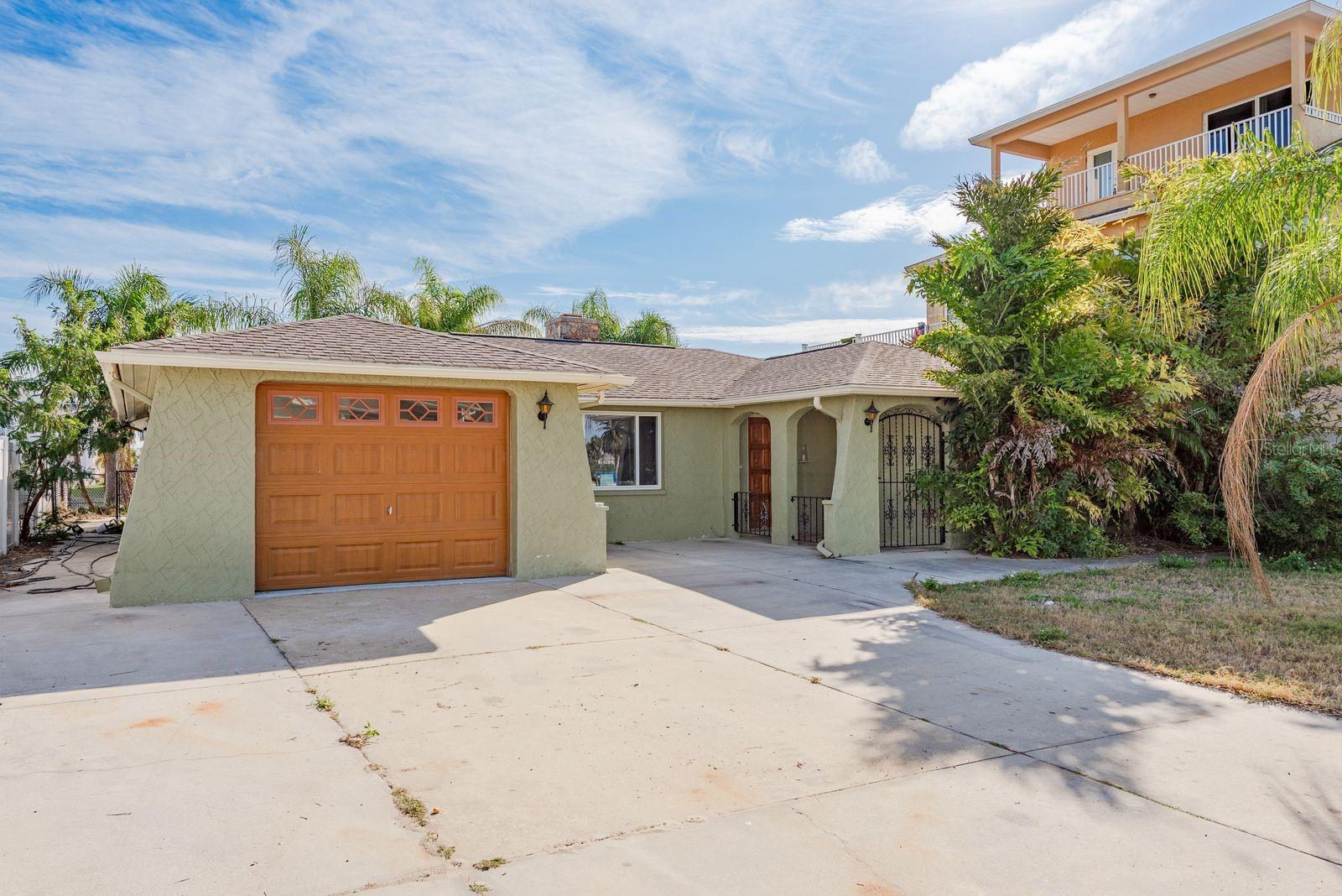 13816 Celida Ave