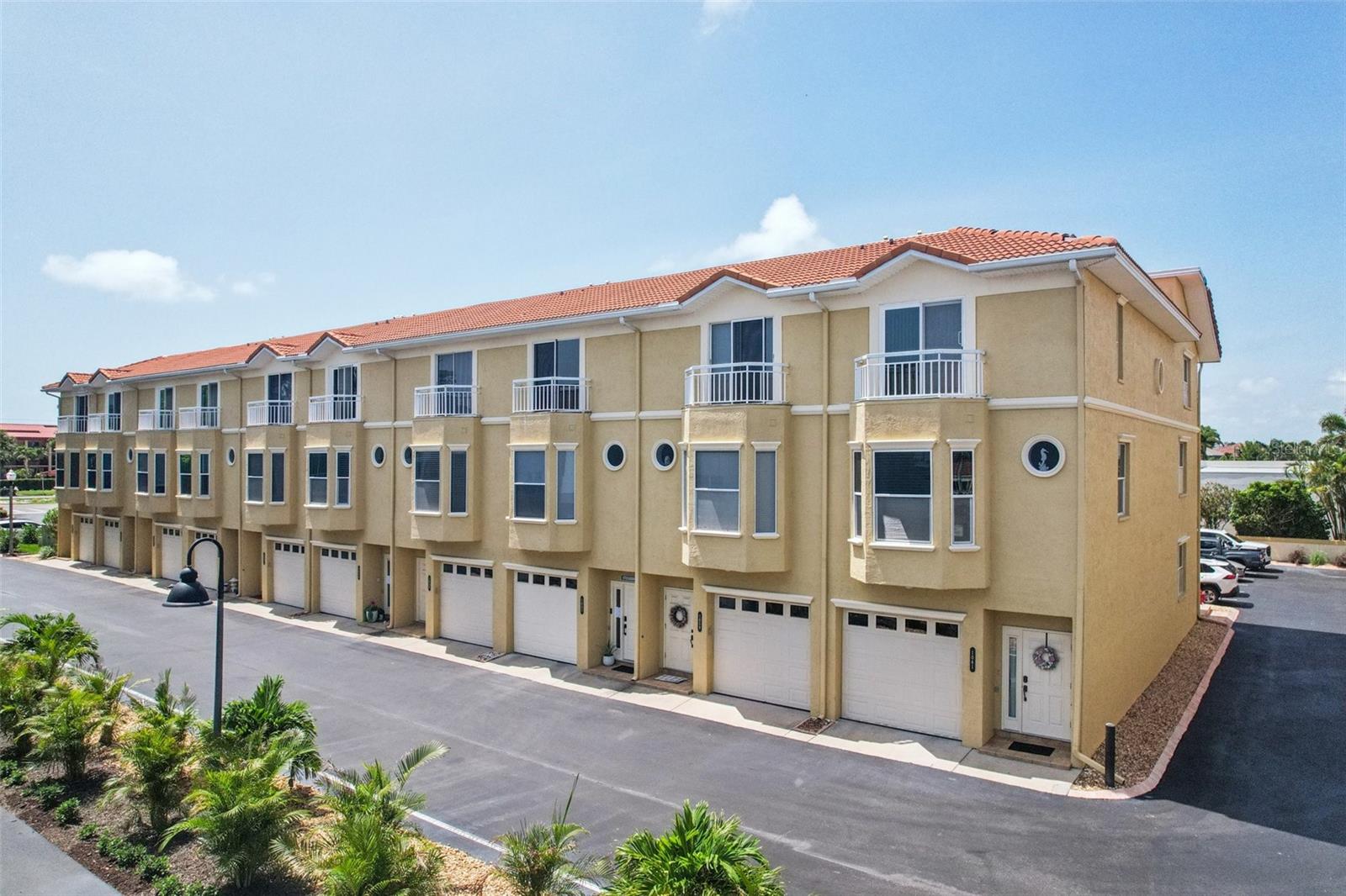 1061 Pinellas Bayway S