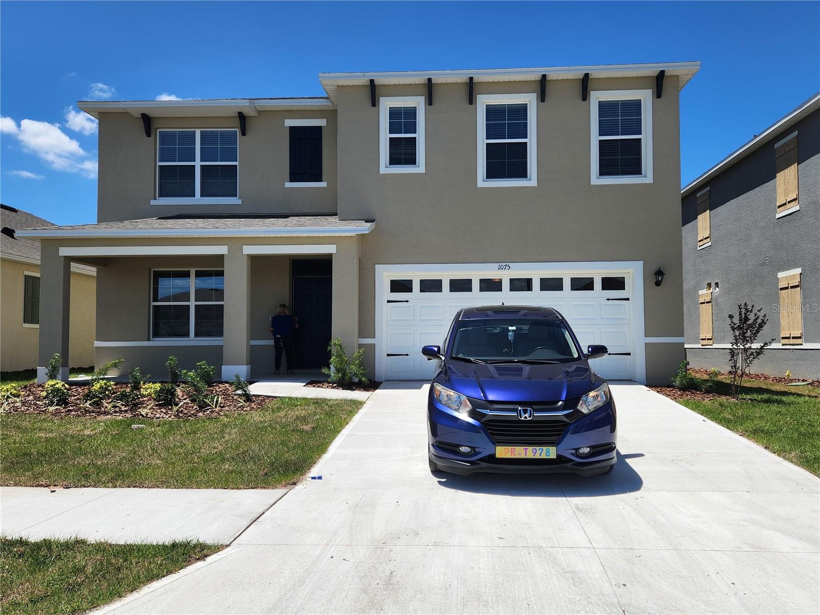 1075 Griffon Ave