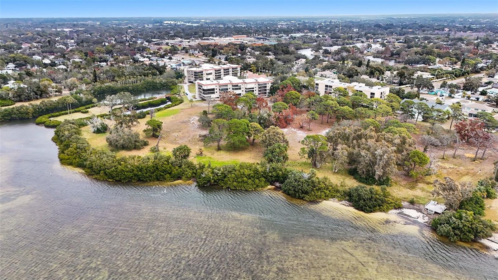 303 Tarpon Pt