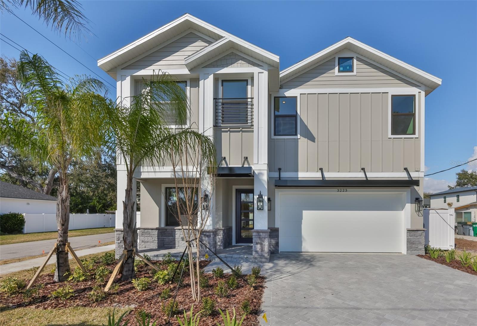 3223 W Paxton Ave