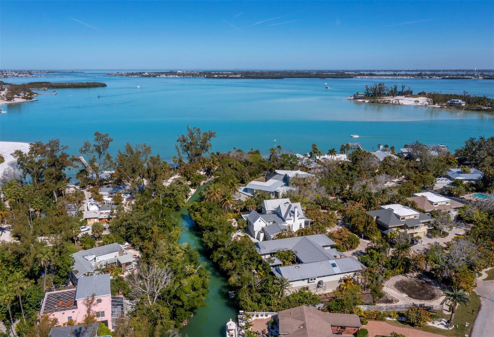 677 Lands End Dr