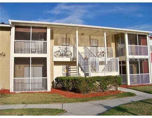 215 Lake Brook Cir #204