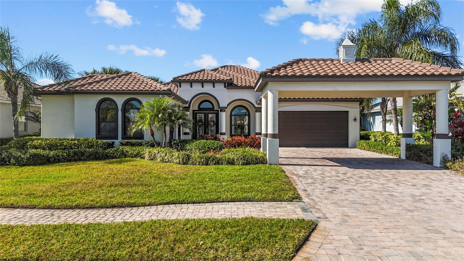 576 Mast Dr
