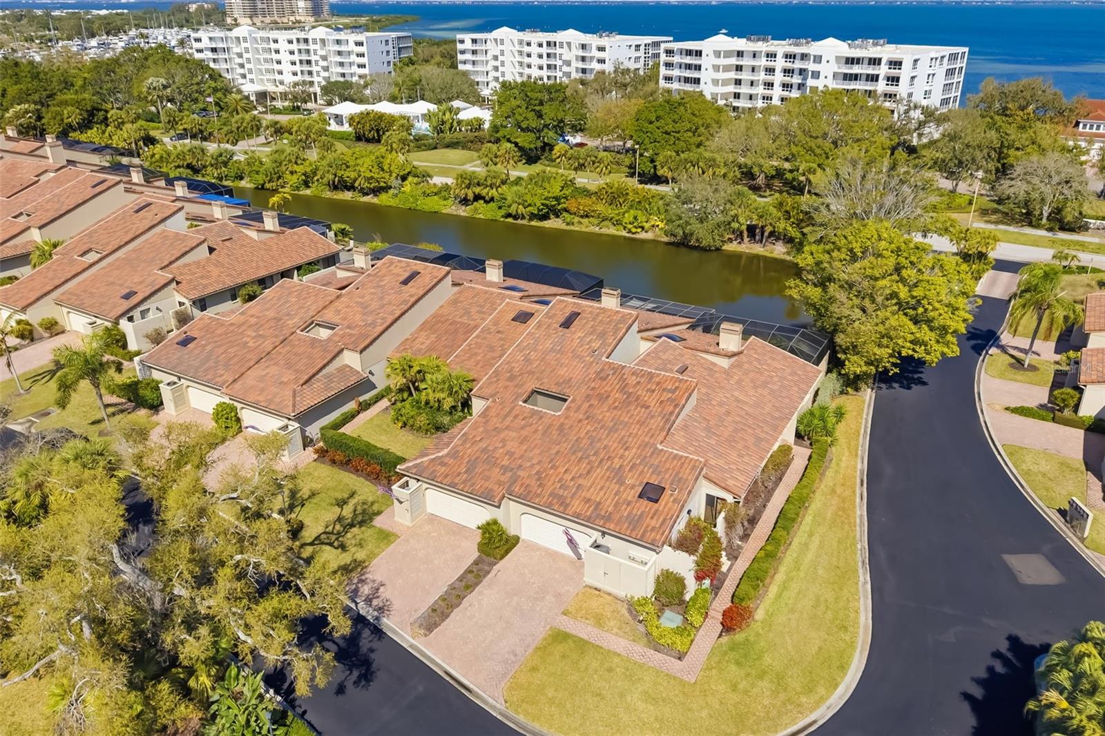 2326 Harbour Oaks Dr