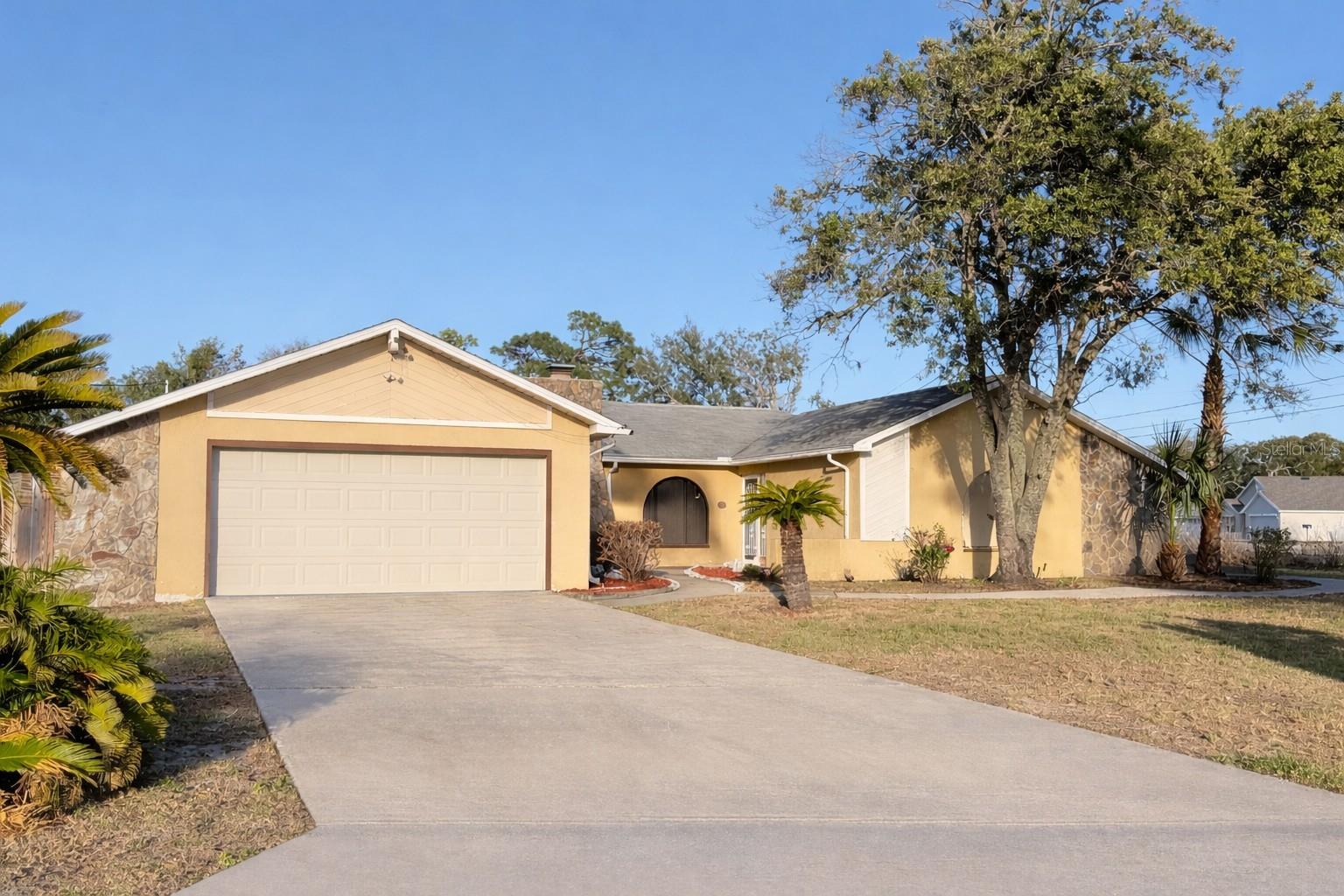 1382 Valiant Ave