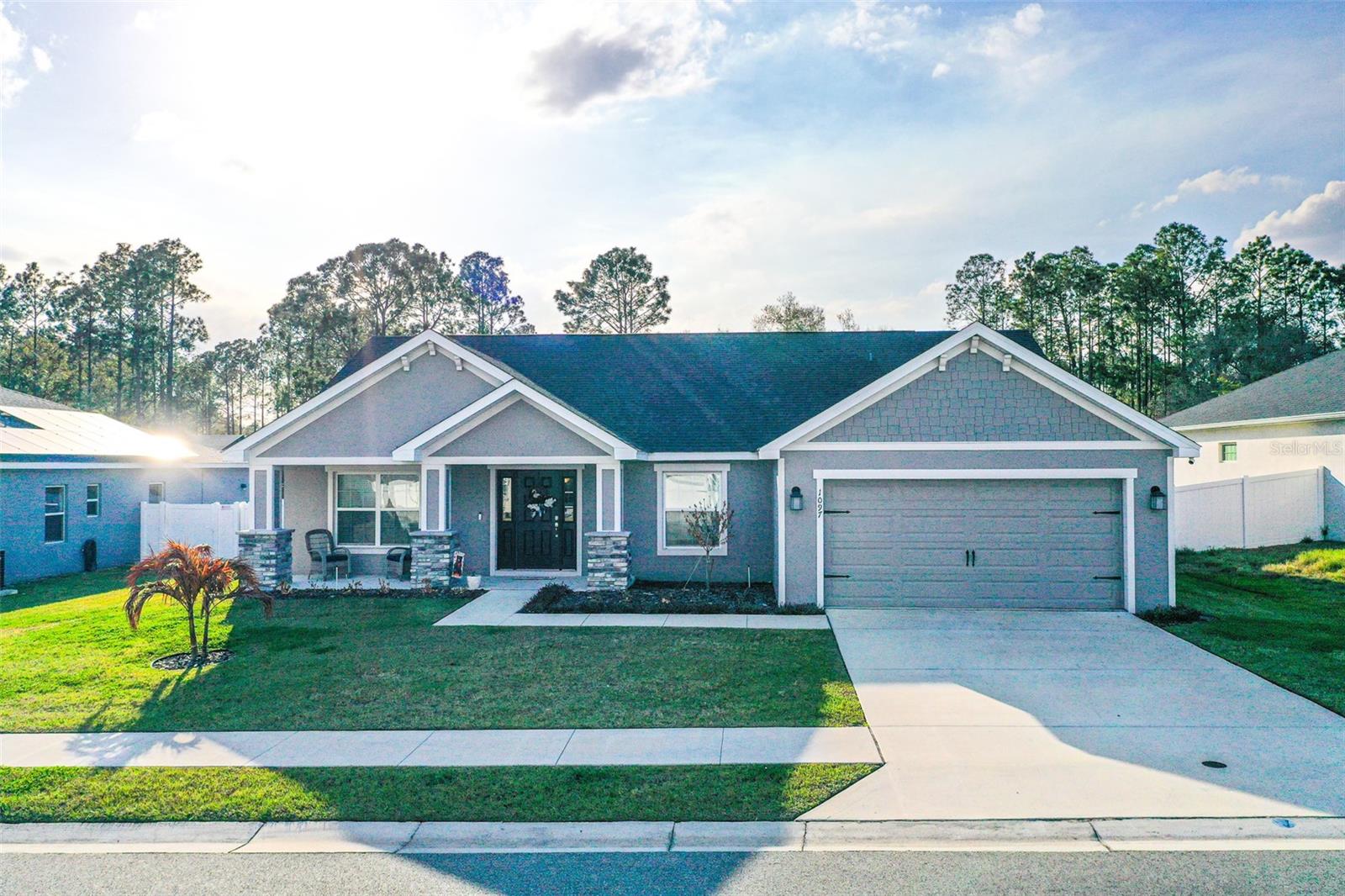 1097 Sandpiper Loop