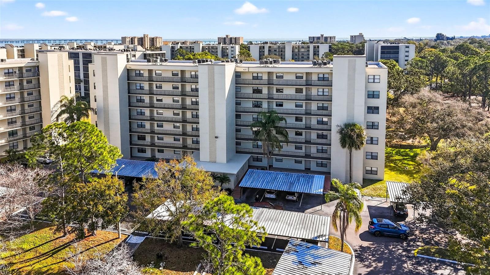 800 Cove Cay Dr #7D
