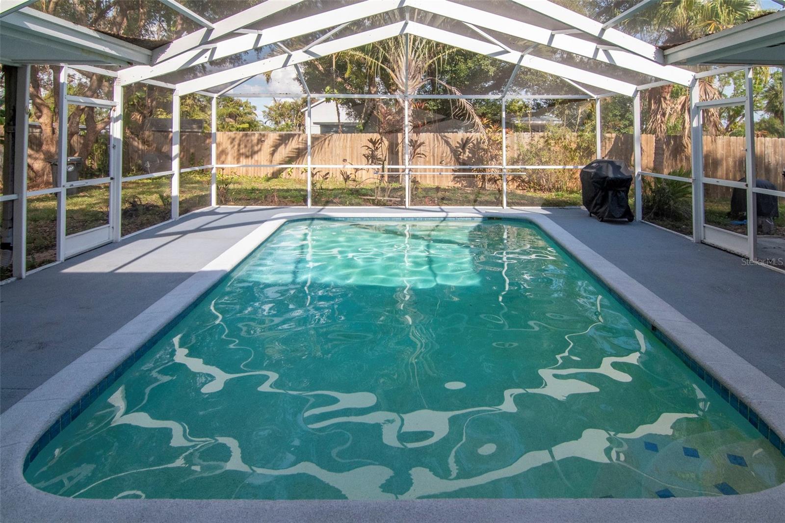 347 Country Club Dr