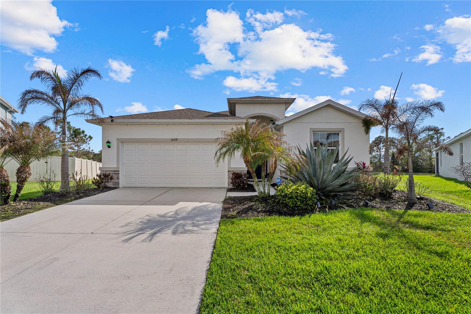 16478 Woodside Gln