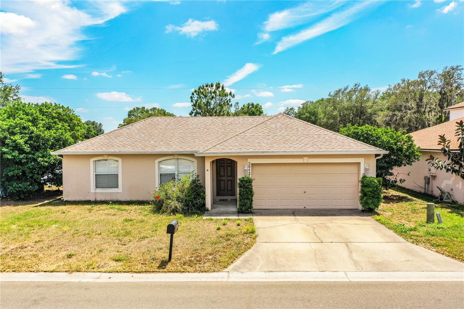 3942 Warbler Dr