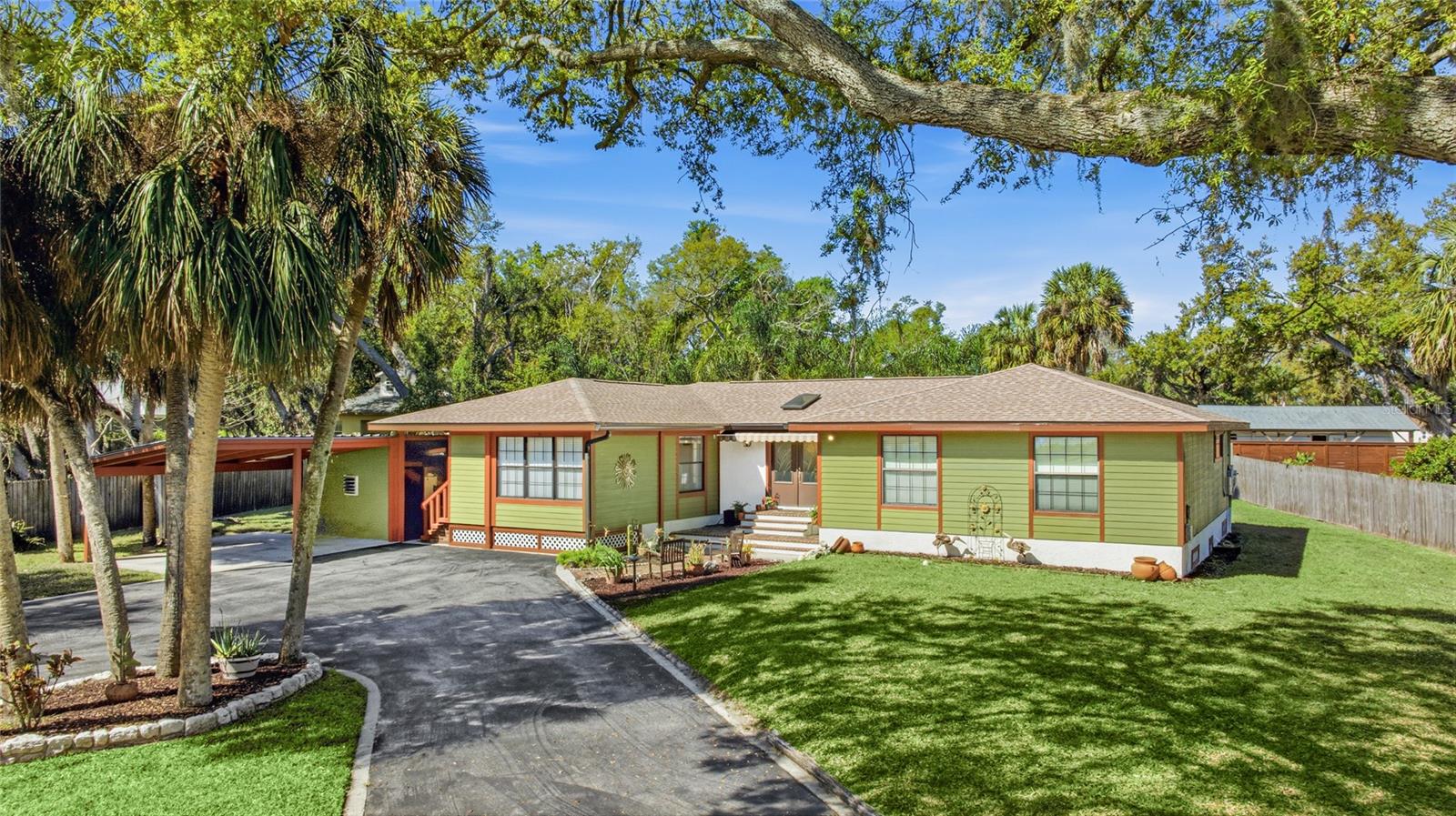 906 Tropical Dr