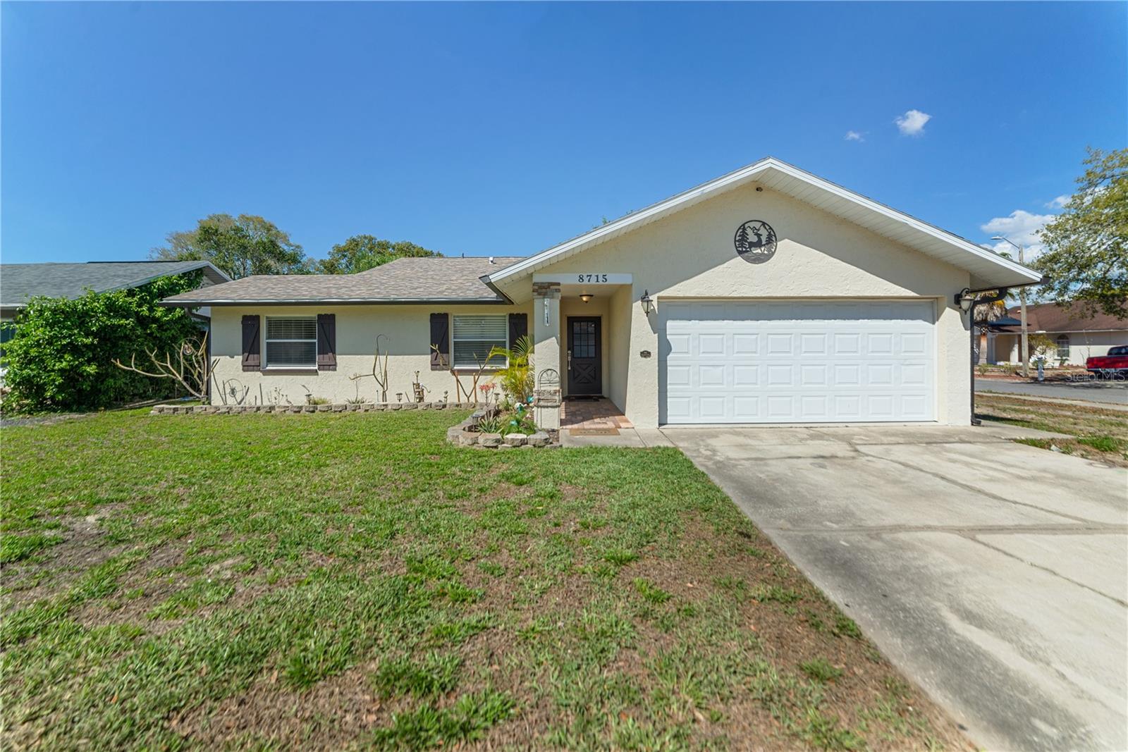 8715 Huntsman Ln