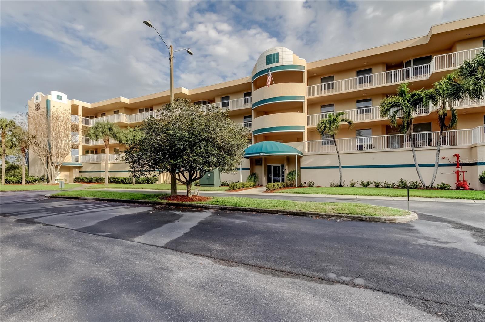6205 Shoreline Dr #1304