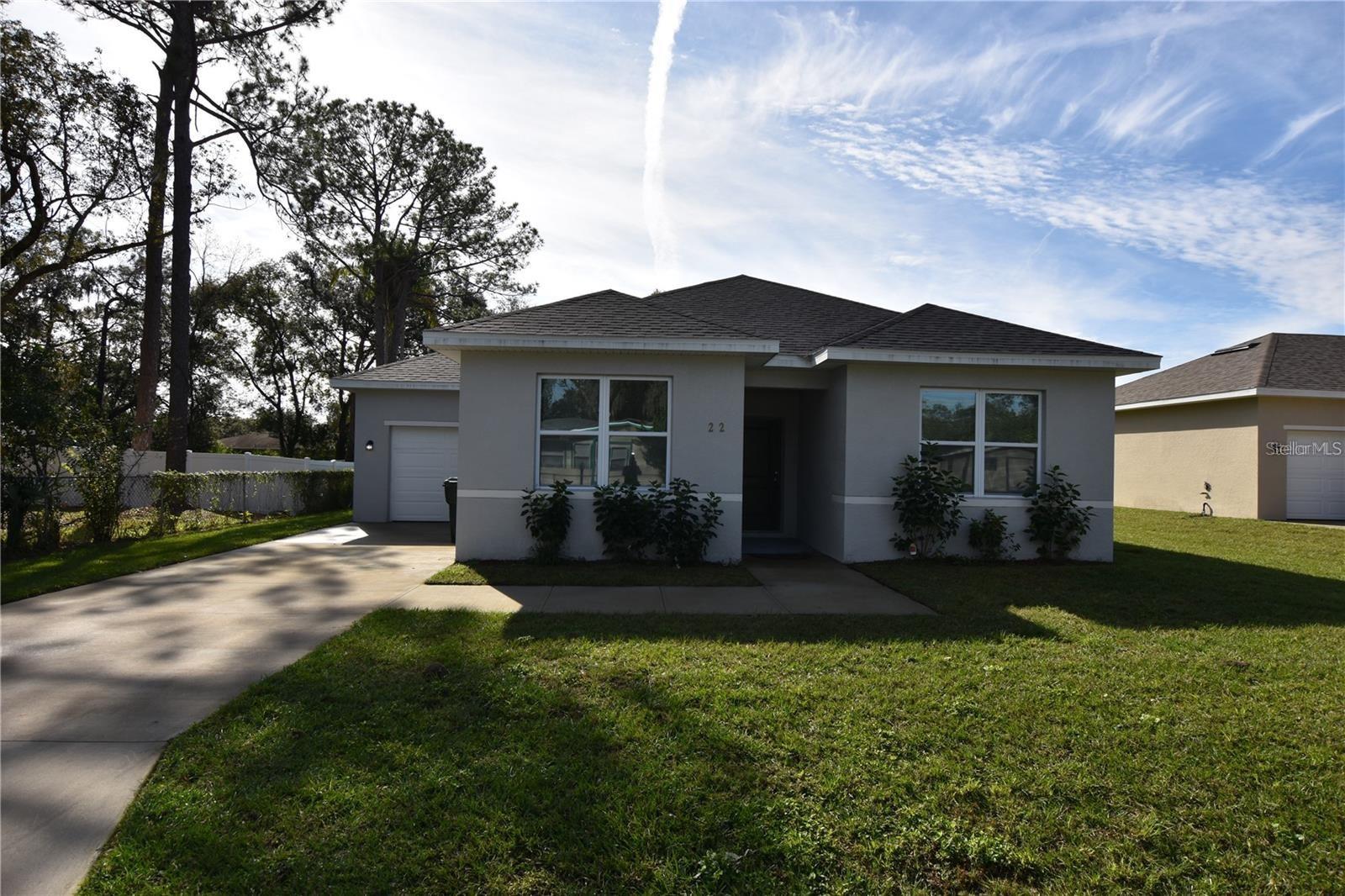 202 W Crescent Dr