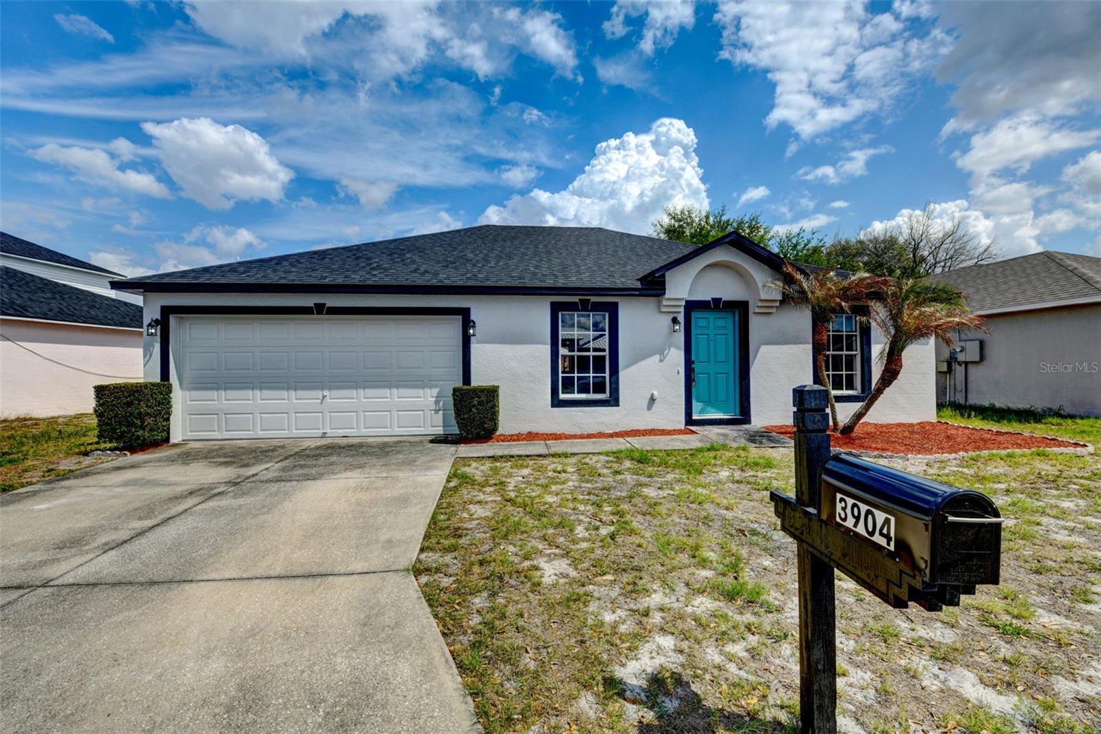 3904 Warbler Dr