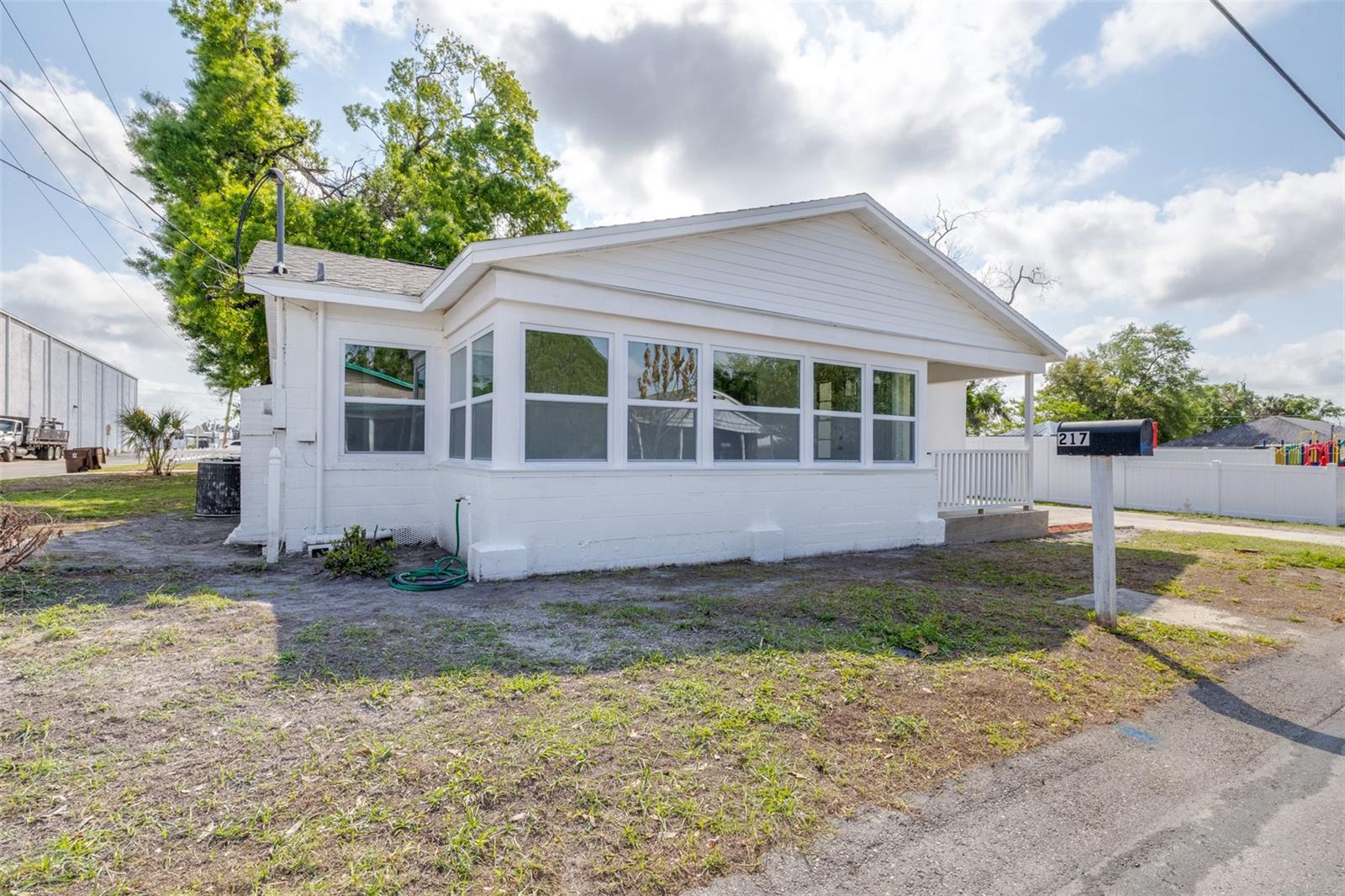 217 NW 4th Ave