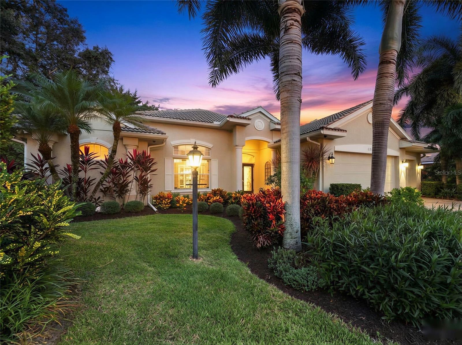 4801 Edgemont CT