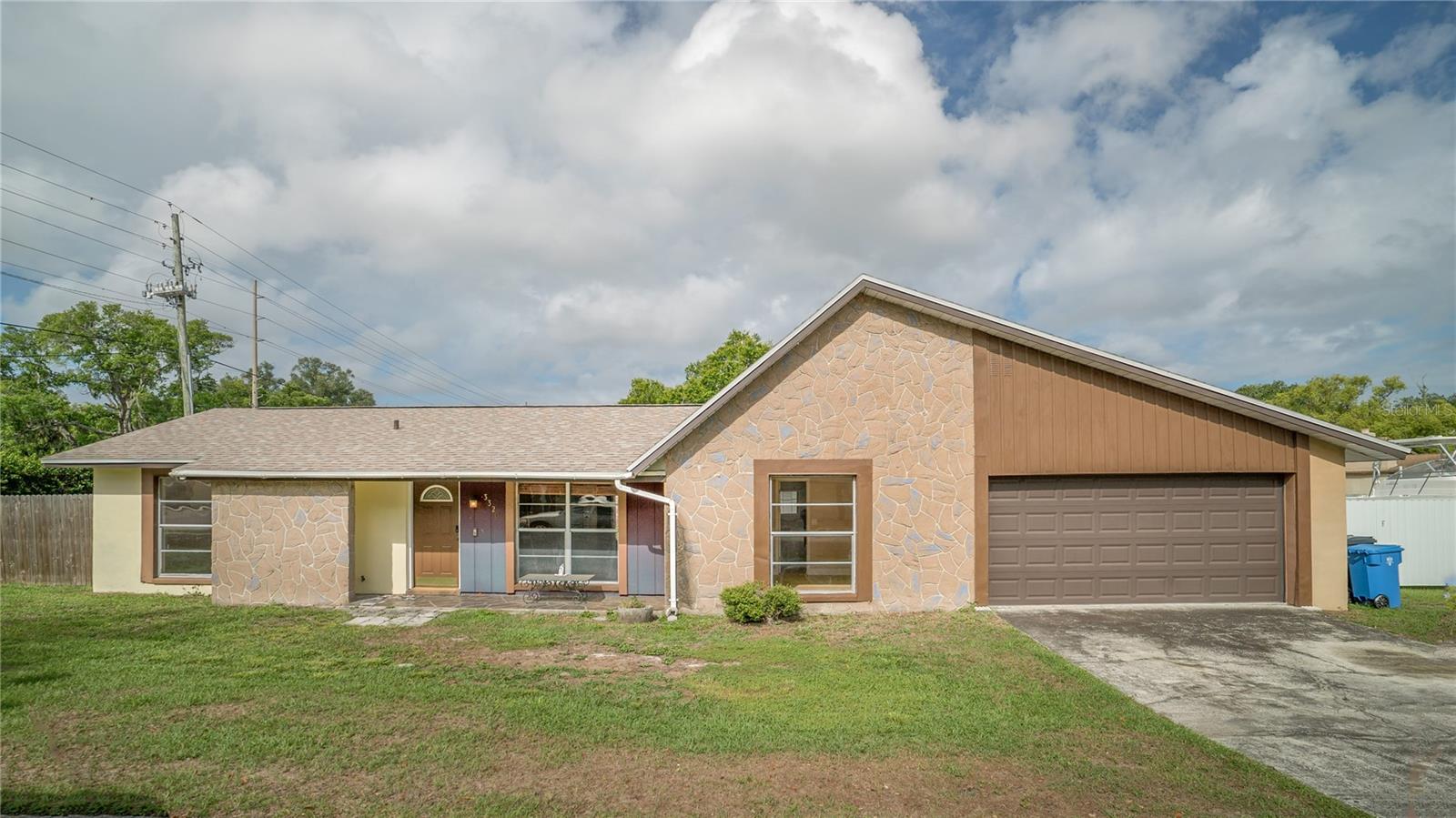 3320 Las Brisas Dr