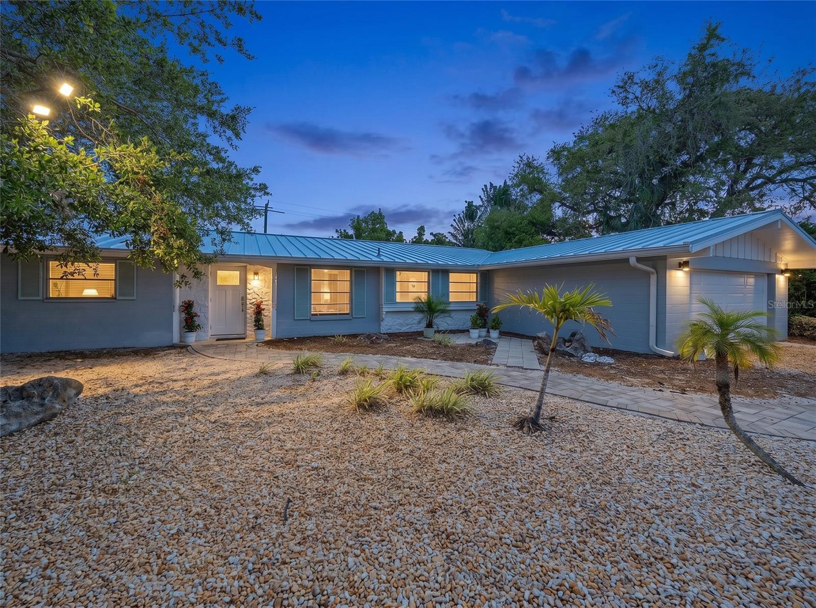 611 Venice Ln