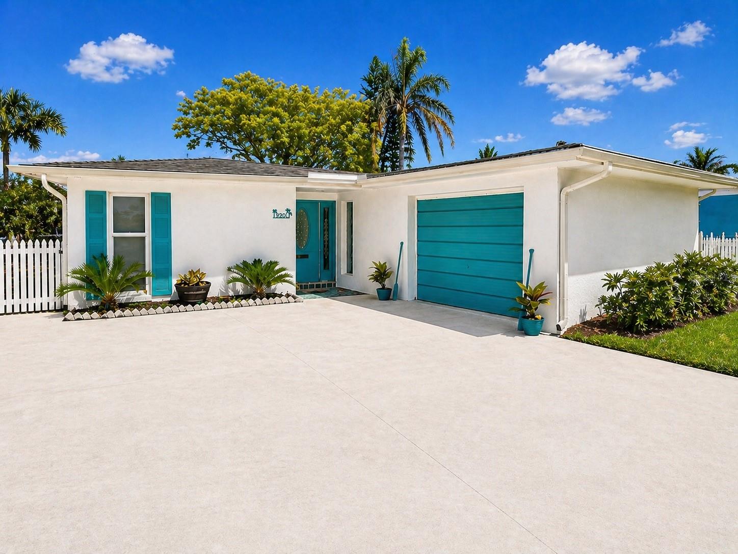 4920 Pelican Dr