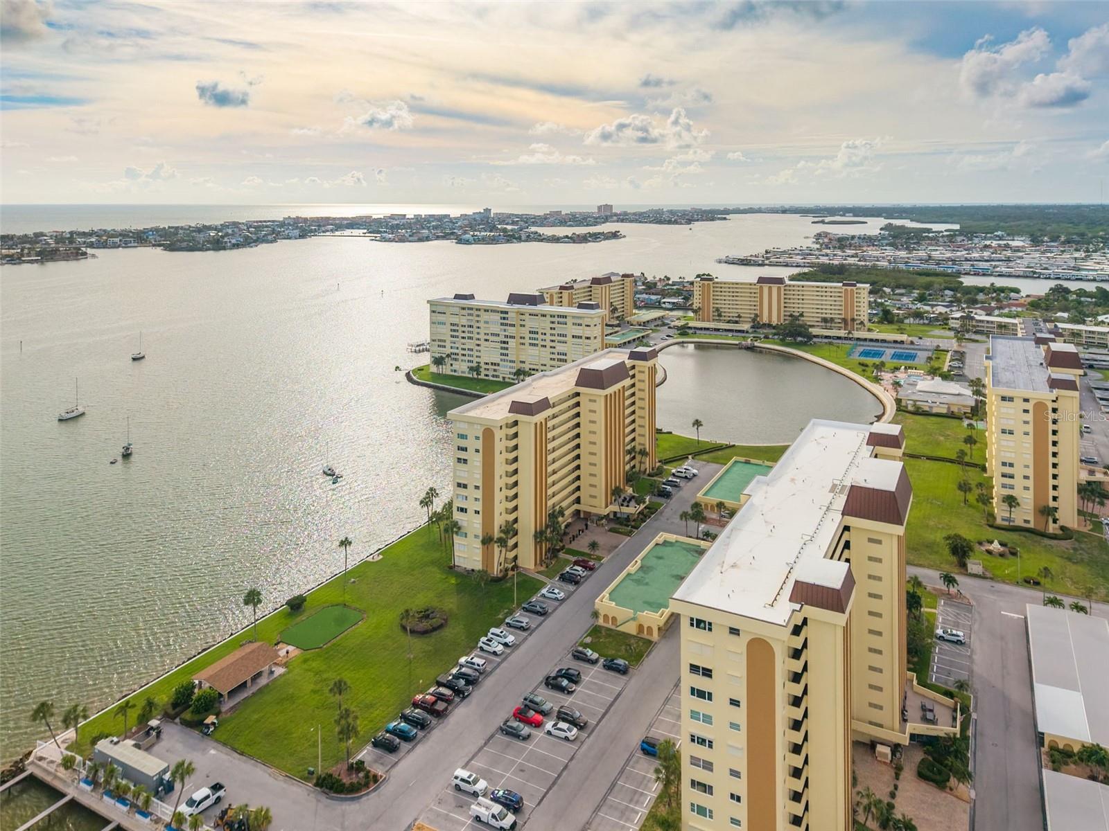 4525 Cove Cir #1002